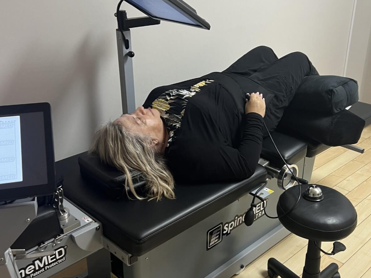Disc Repair Clinic patient undergoing non-surgical spinal decompression therapy.